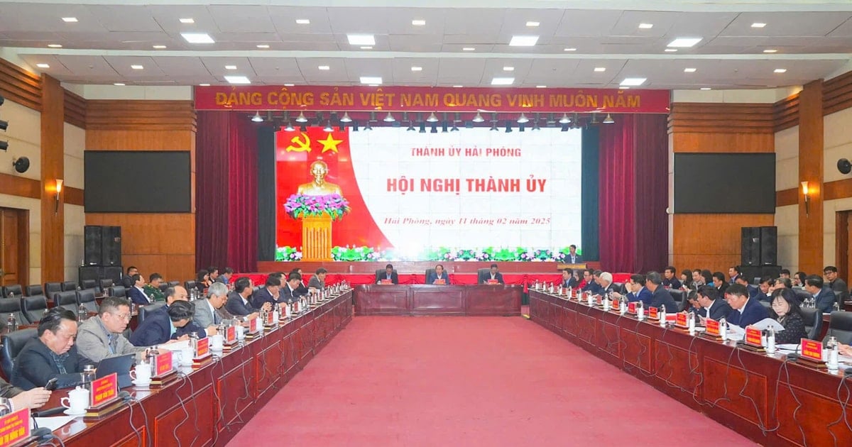 34 cán bộ thuộc diện Thành uỷ quản lý tự nguyện nghỉ hưu trước tuổi