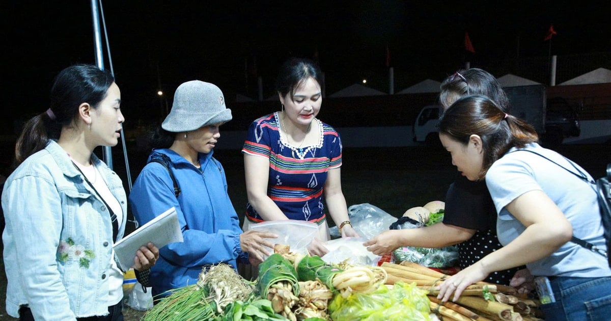 Im Jahr 2025 werden im Bezirk Nam Giang vier Nachtmärkte organisiert.