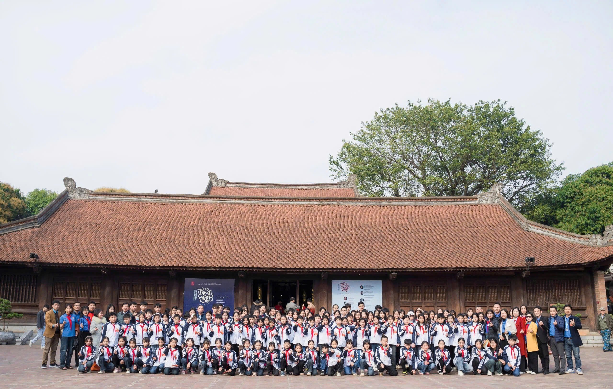 134 children's delegates of Cam Khe district reported their achievements to Uncle Ho.