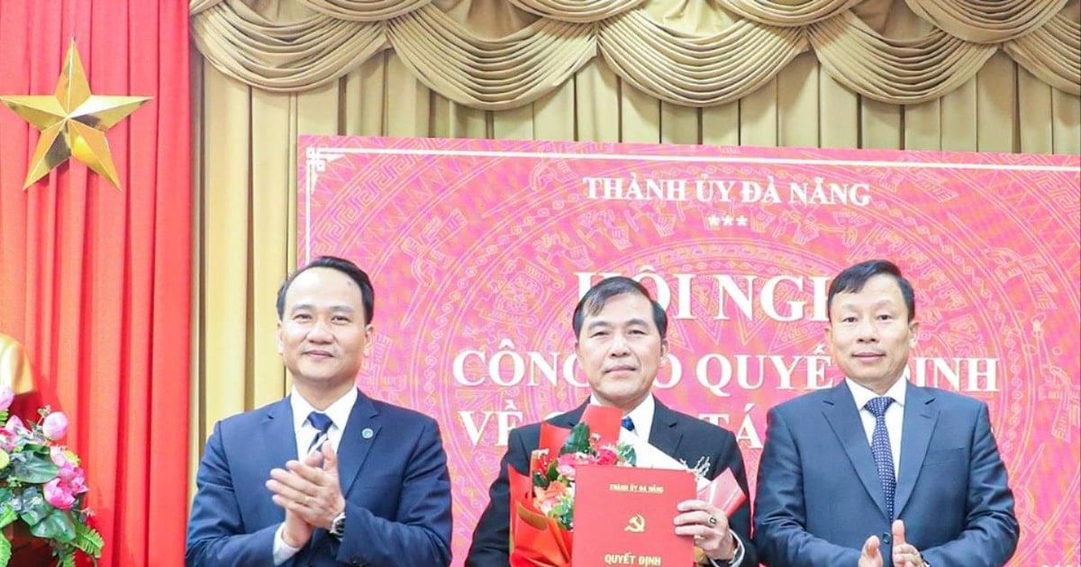 Le directeur du département des transports et le rédacteur en chef du journal de Da Nang occupent de nouveaux postes