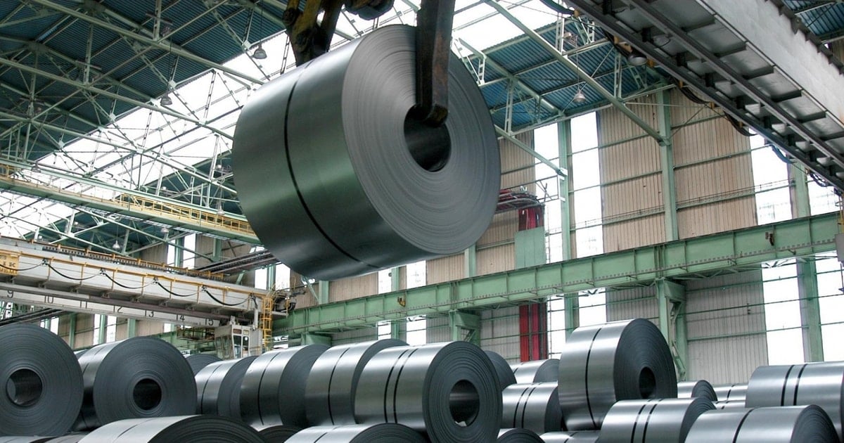 How are the aluminum and steel industries affected by pressure from US tariffs?