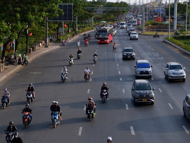 Construcción de una carretera elevada para ampliar cuatro puntos de entrada y salida a la ciudad de Ho Chi Minh, foto 2