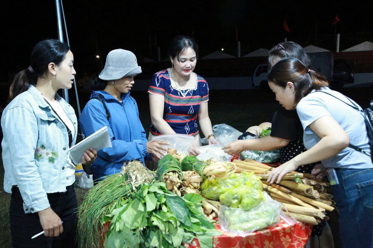 NIGHT MARKET AGRICULTURAL PRODUCTS