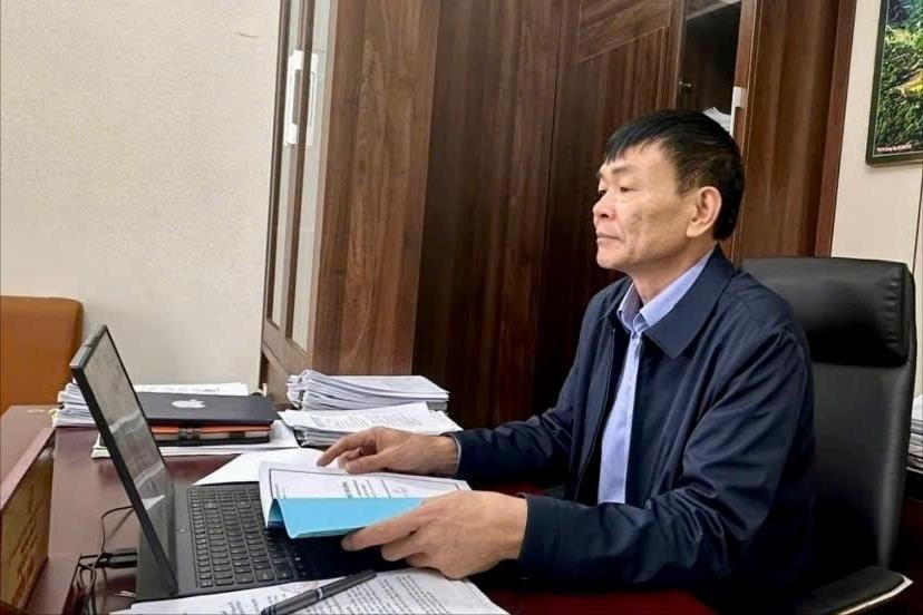 Officials in Hai Duong retire early for the common good