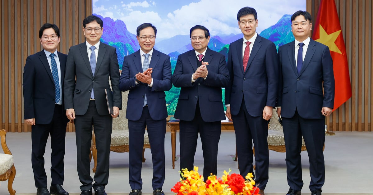 Prime Minister hopes to have Vietnamese people in the leadership of Samsung Vietnam