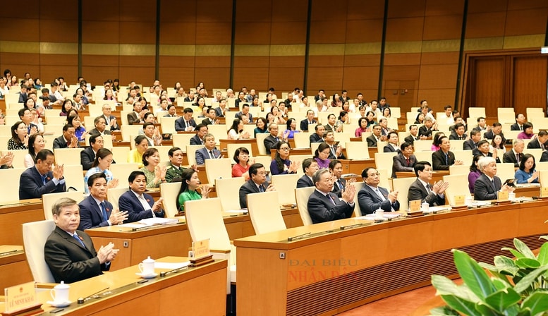 国会は2月12日午前から国家機構の合理化を主な内容とする臨時会議を開くとみられる。