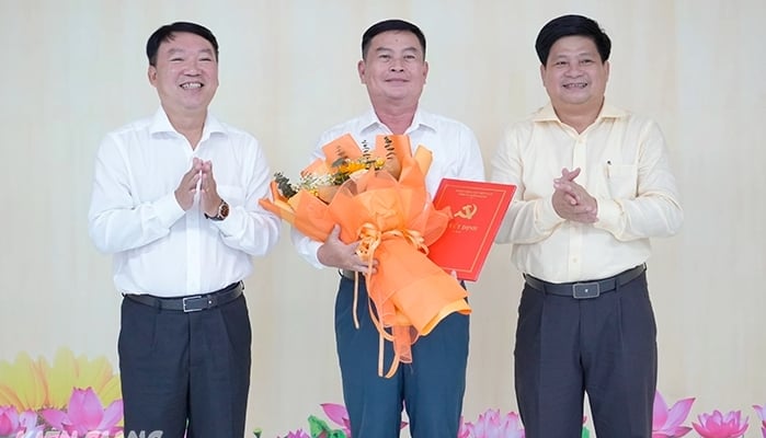 M. Lam Van Sen a été nommé rédacteur en chef du journal Kien Giang.