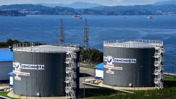 US sanctions Russian oil, China "suffers"