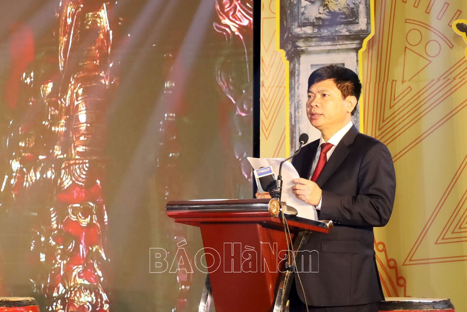 Salary distribution ceremony of Saint Tran at Tran Thuong Xuan Temple, At Ty 2025