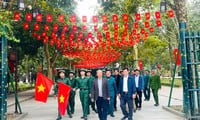 Los jóvenes de la ciudad natal del tío Ho están listos para unirse al ejército.