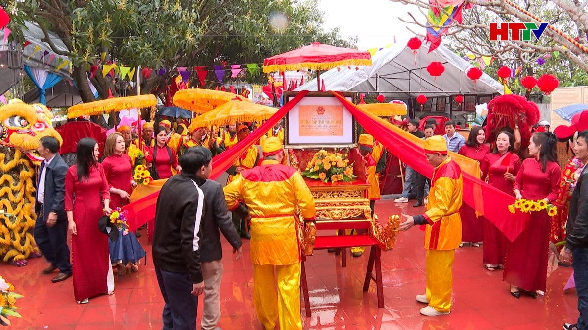 พิธีรับประกาศนียบัตรโบราณวัตถุทางประวัติศาสตร์และวัฒนธรรมประจำจังหวัดสำหรับโบสถ์เหงียนวันนูและเหงียนจรองทวง