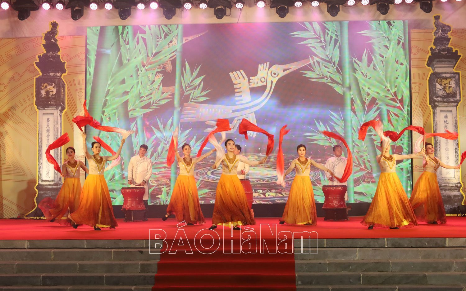 Salary distribution ceremony of Saint Tran at Tran Thuong Xuan Temple, At Ty 2025