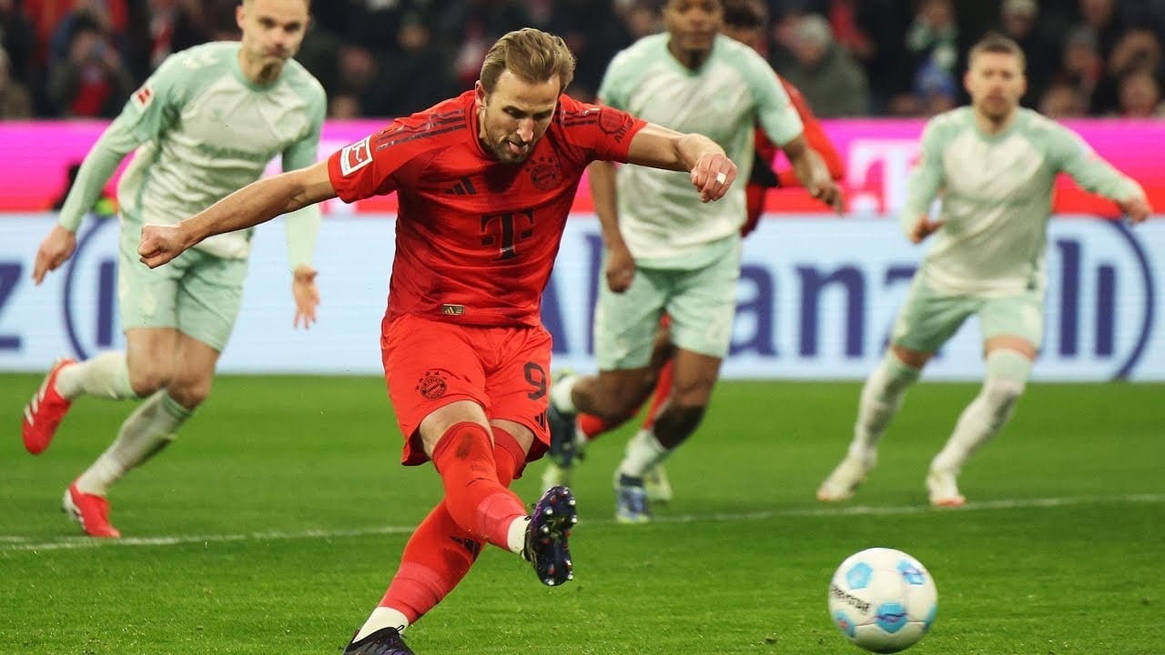 វីដេអូ៖ Harry Kane ធ្វើម្តងទៀត! តារា​អង់គ្លេស​ប្ដូរ​បាល់​ប៉េណាល់ទី​ពីរ​គ្រាប់​នាំ​មុខ Bayern Munich t - YouTube