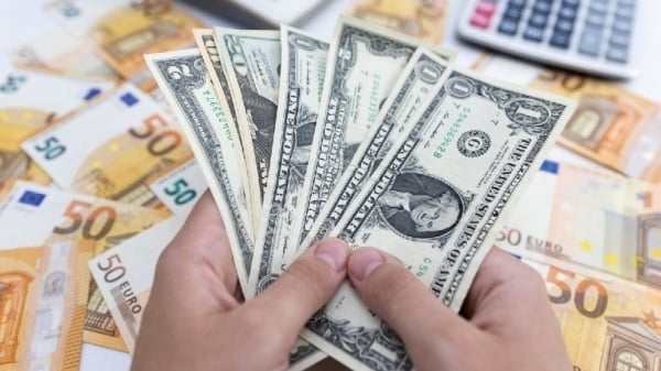 El dólar continúa bajo presión