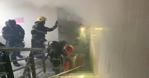 Incendio en edificio de oficinas: casi 30 personas rescatadas