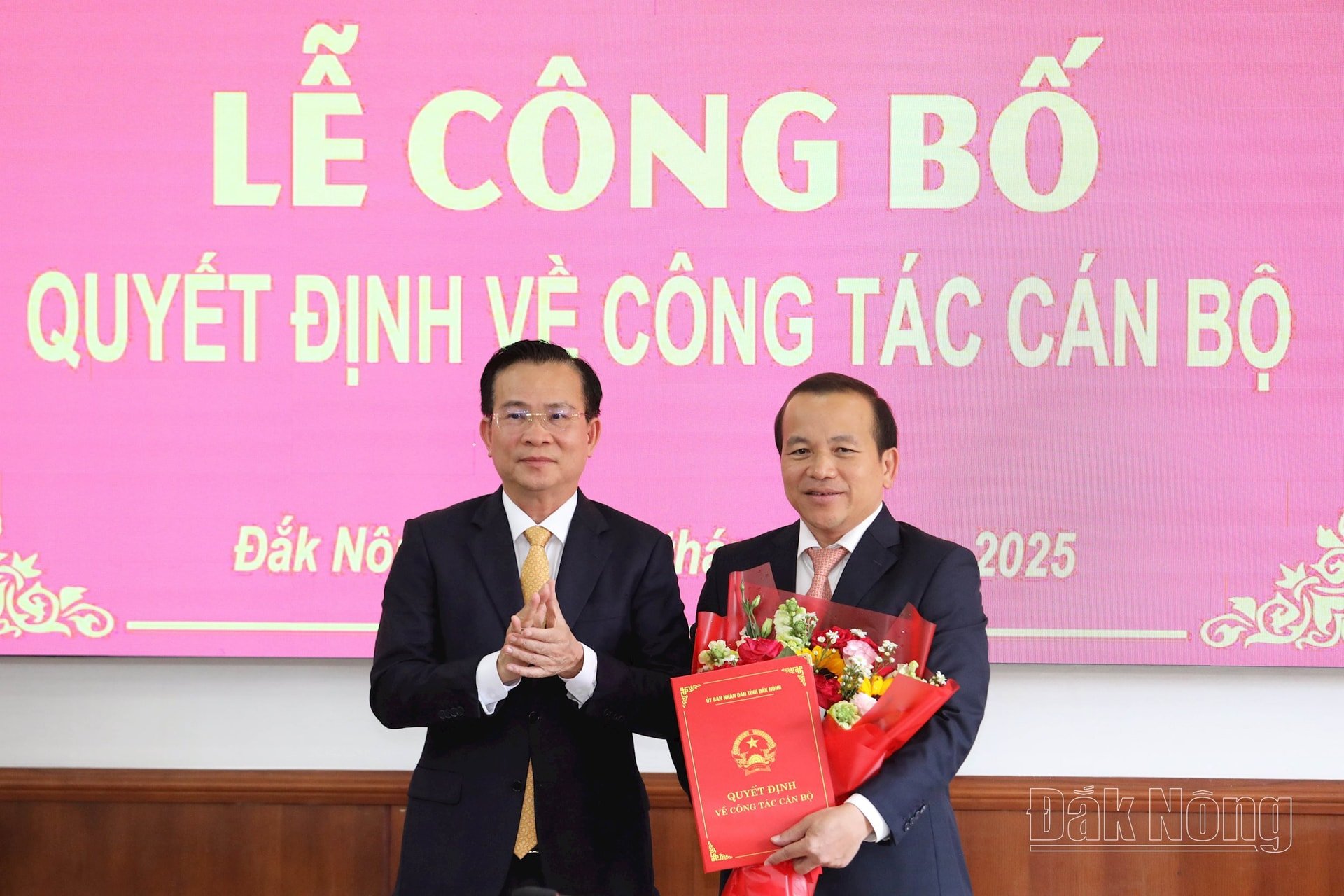 Mr. Do Tan Suong, Chairman of Gia Nghia City People's Committee was appointed to the position of Director of Dak Nong Department of Home Affairs.