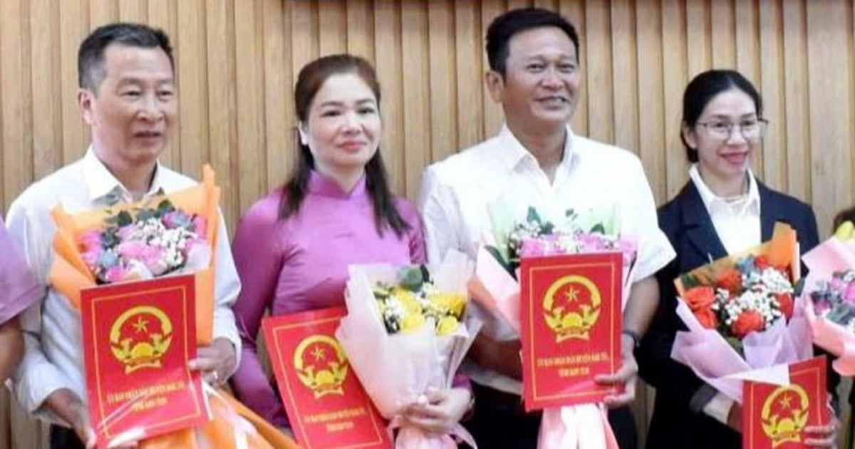 15 principals in a district in Kon Tum were transferred.