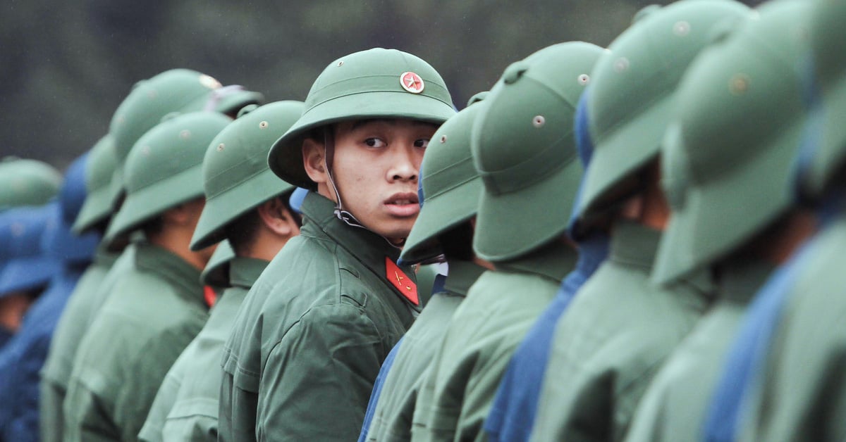 Si un enfant fait son service militaire, les parents recevront-ils une assurance maladie ?