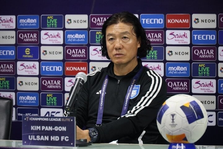 Coach Kim Pan-gon and Ulsan Hyundai Club were eliminated from AFC Champions League Elite.