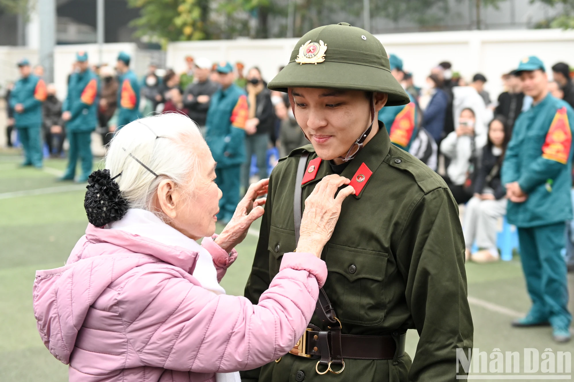 [Photo] Les jeunes de la capitale partent avec impatience pour le service militaire photo 2