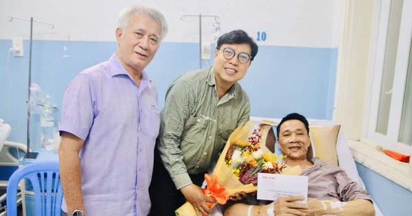 "Mai Vang Tri An" program visited and presented gifts to People's Artist Ha The Dung