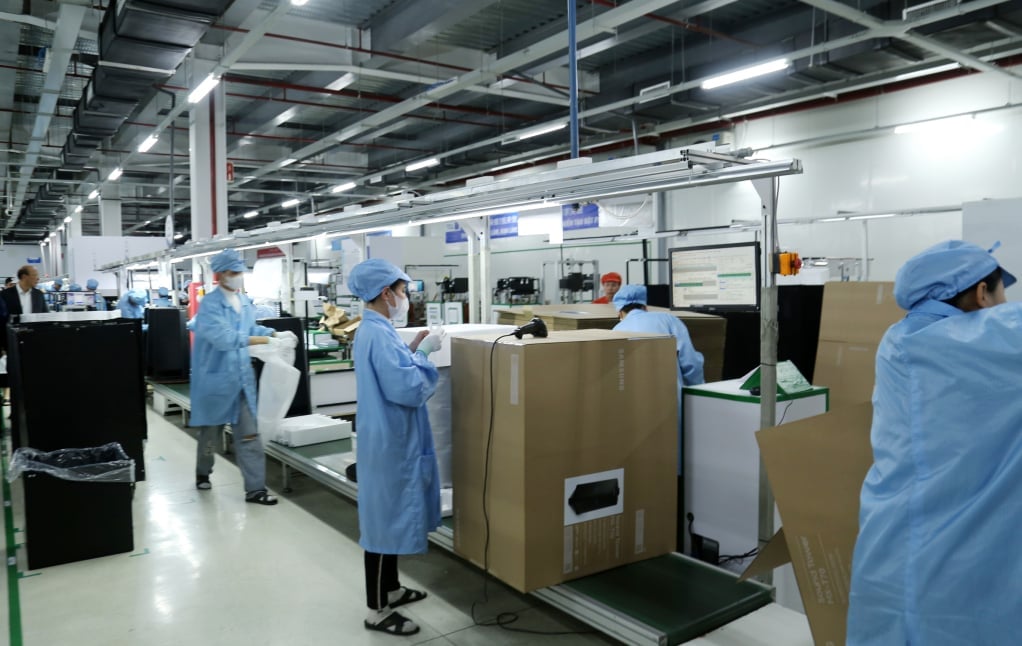 Seit Jahresbeginn herrscht in der Fabrik von Tonly Vietnam Electronics Engineering Co., Ltd. (TCL Group) im Dong Mai Industrial Park in der Stadt Quang Yen eine lebhafte Arbeitsatmosphäre.