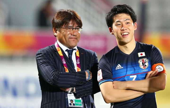 U23日本代表の誠監督とミッドフィールダーの遠藤航選手。