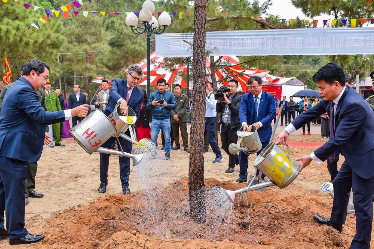 Hai Duong veranstaltet im Jahr 2025 ein Baumpflanzfest, um Onkel Ho für immer zu gedenken