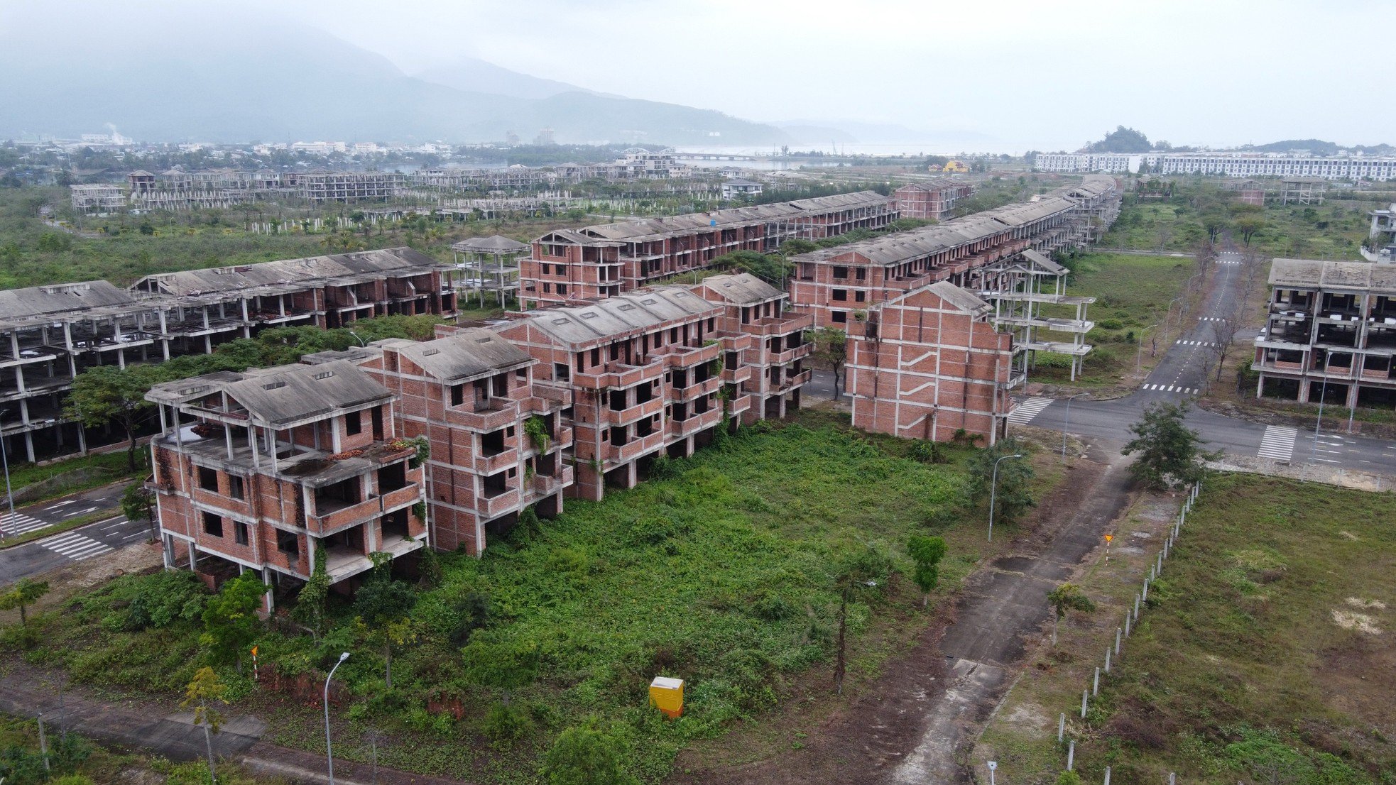 The desolate scene of the 381ha 'super' ecological city with 'million dollar view' in Da Nang photo 13