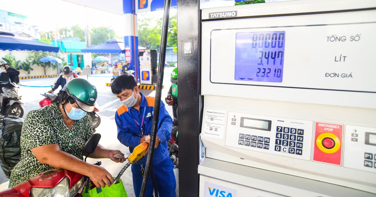 Gasoline prices increase across the board, RON 95 surpasses 21,000 VND/liter