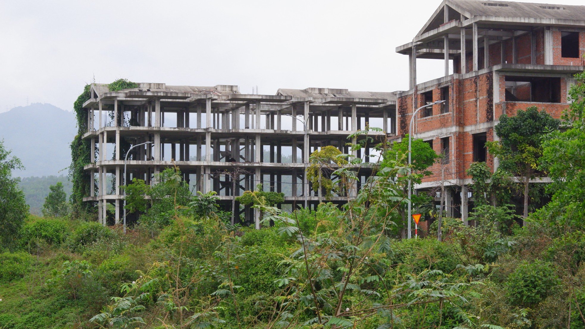 The desolate scene of the 381ha 'super' ecological city with 'million dollar view' in Da Nang photo 11