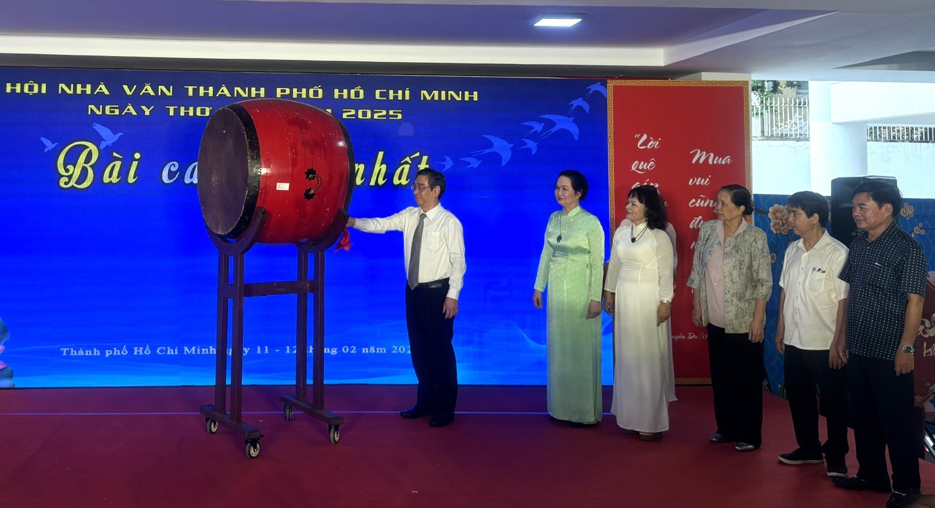 Khai mạc Ngày thơ VN 'Bài ca thống nhất' tại TP.HCM- Ảnh 1.