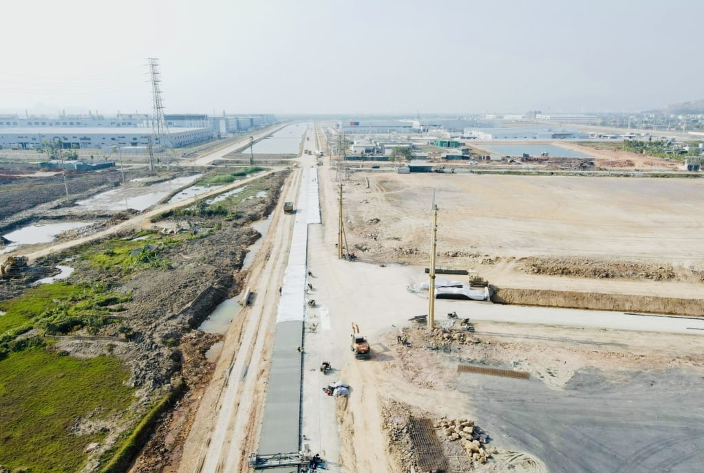 Bau der technischen Infrastruktur im Industriepark Song Khoai (Stadt Quang Yen). Foto: Manh Truong