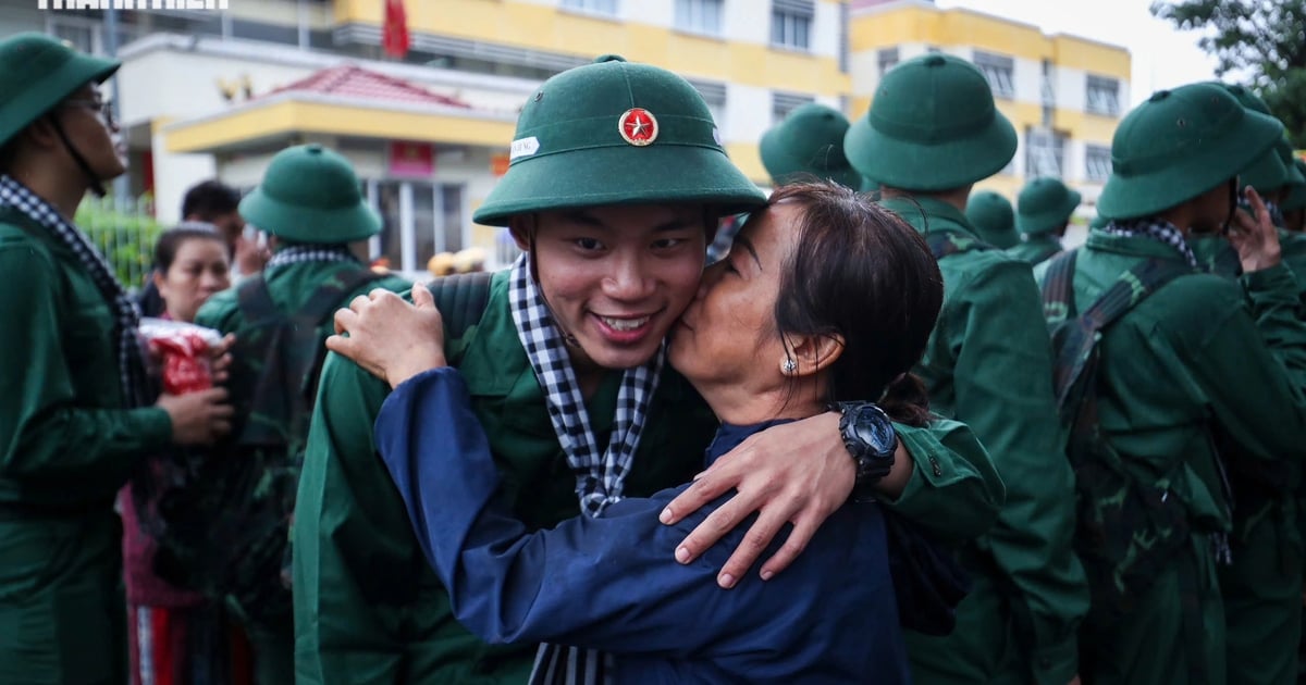 Wehrdienst 2025: Fast 5.000 junge Menschen in Ho-Chi-Minh-Stadt treten der Armee bei