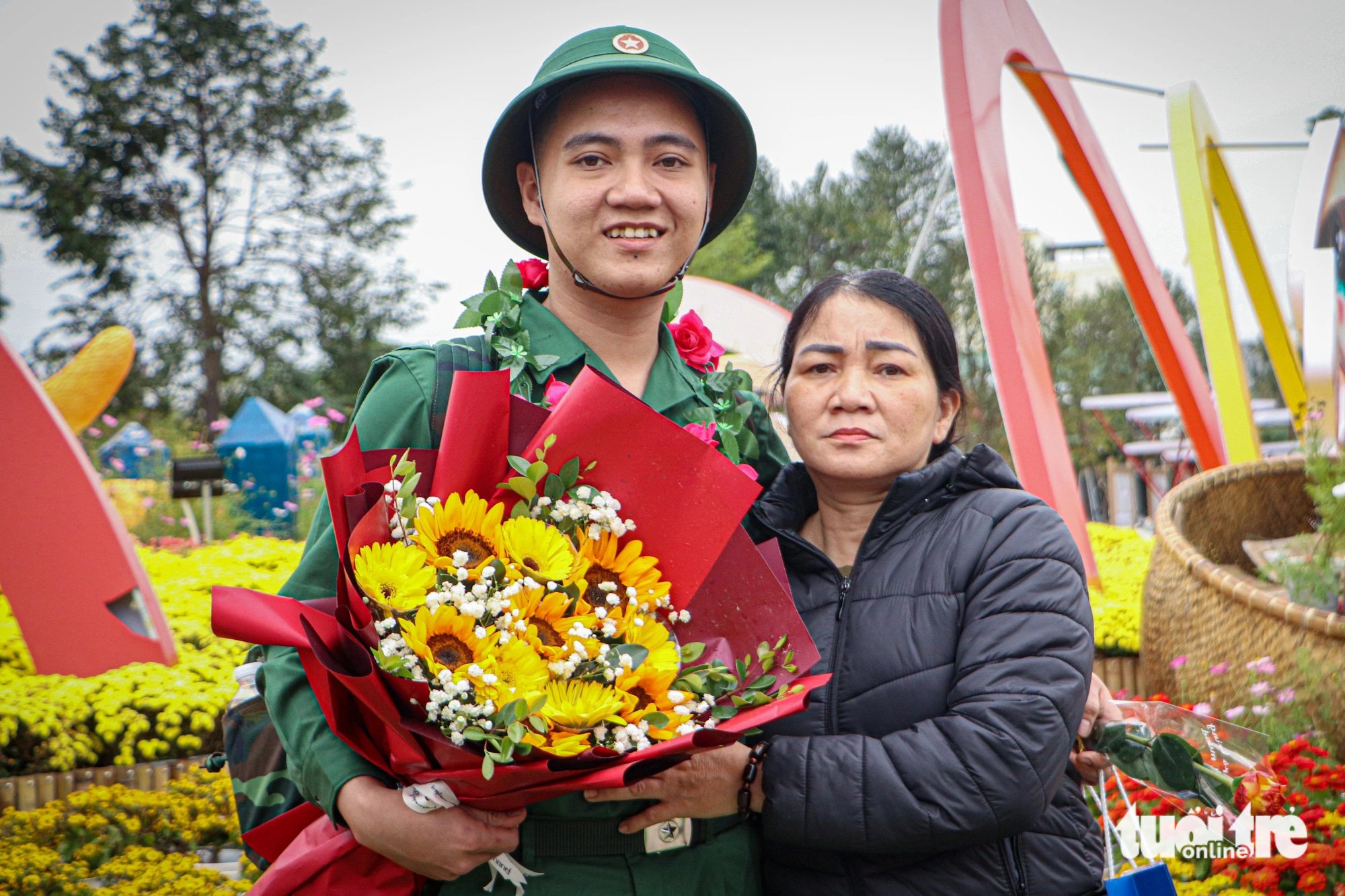 Hơn 1.400 thanh niên Đà Nẵng khí thế lên đường nhập ngũ - Ảnh 2.