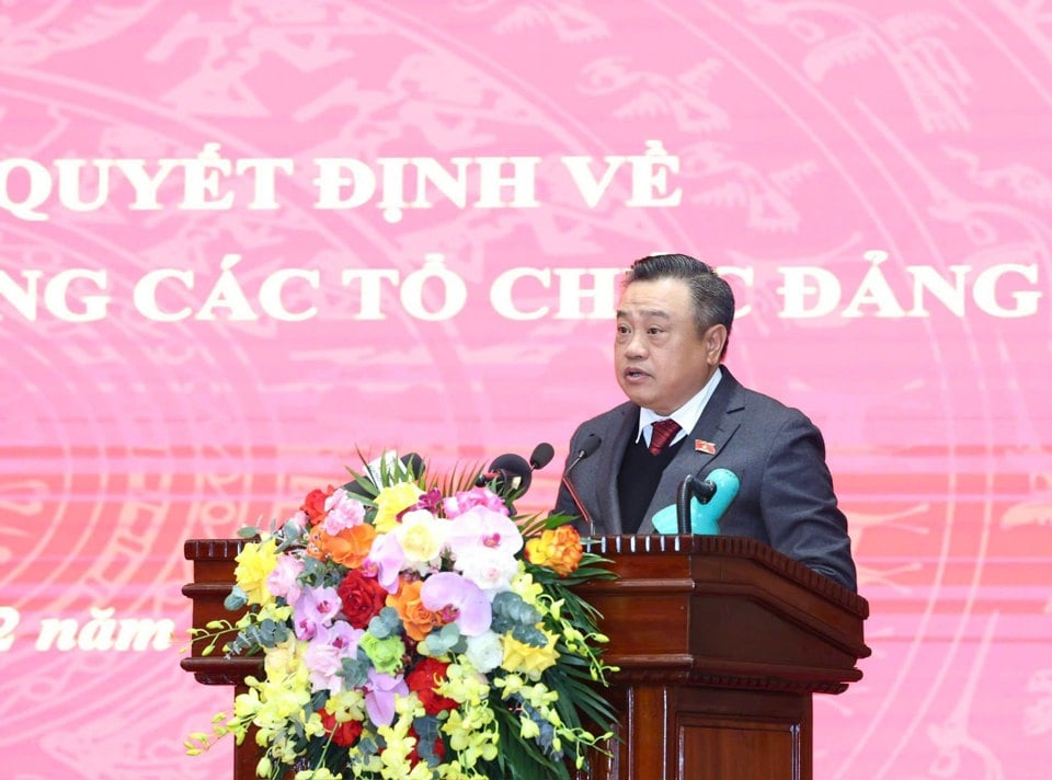 Secretary of the City Party Committee Tran Sy Thanh speaks at the conference