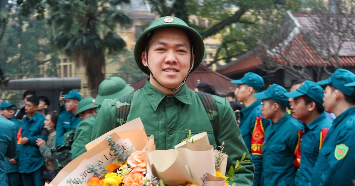 Cán bộ Trung ương Đoàn vừa trúng tuyển công chức đã nhập ngũ, viết lại ước mơ tuổi trẻ