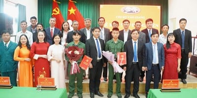 Nhiều thanh niên là đảng viên, tốt nghiệp đại học tình nguyện lên đường nhập ngũ