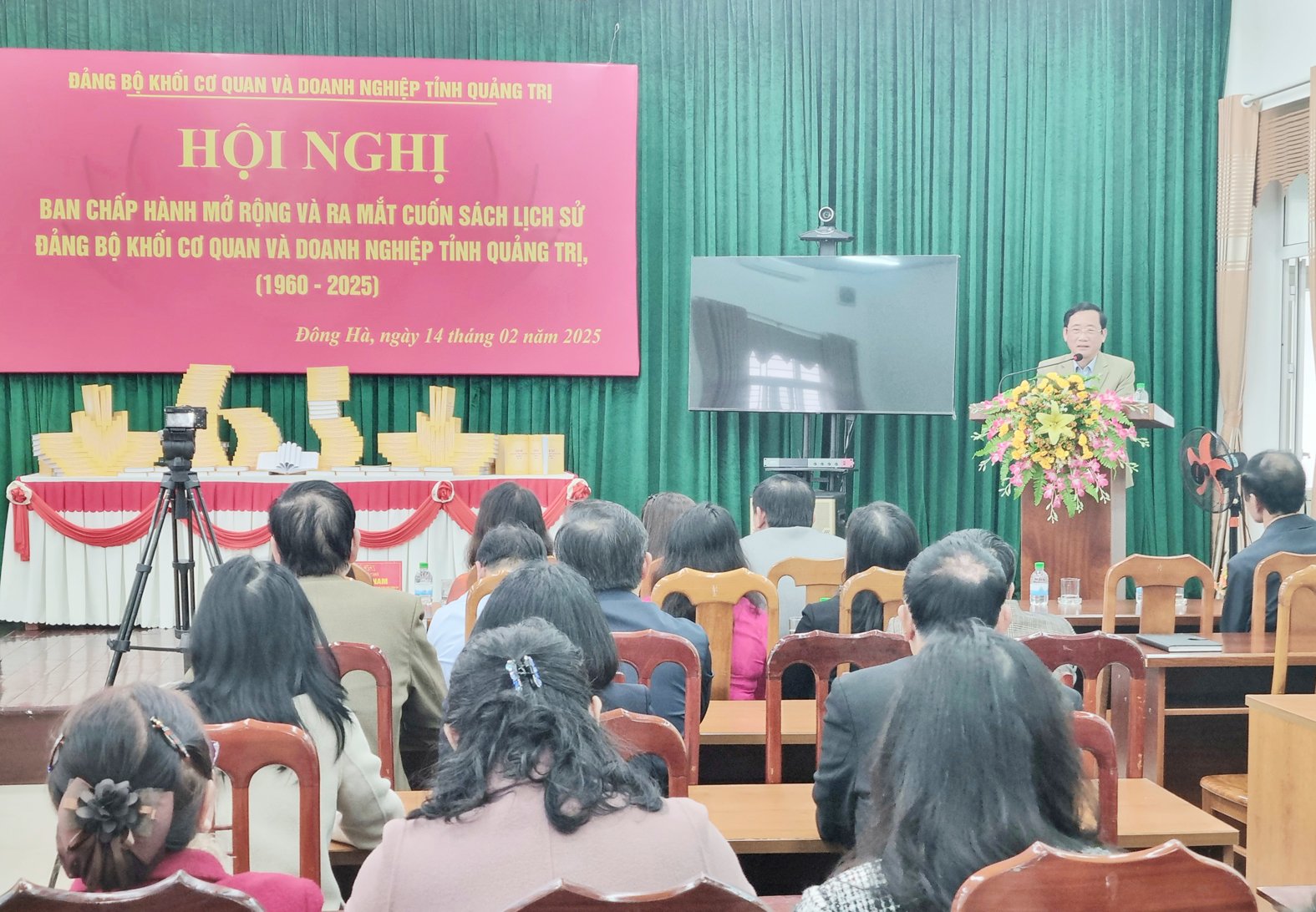 Lancement du livre « Histoire du Comité du Parti du Bloc des Agences et Entreprises de la province de Quang Tri, période 1960-2025 »