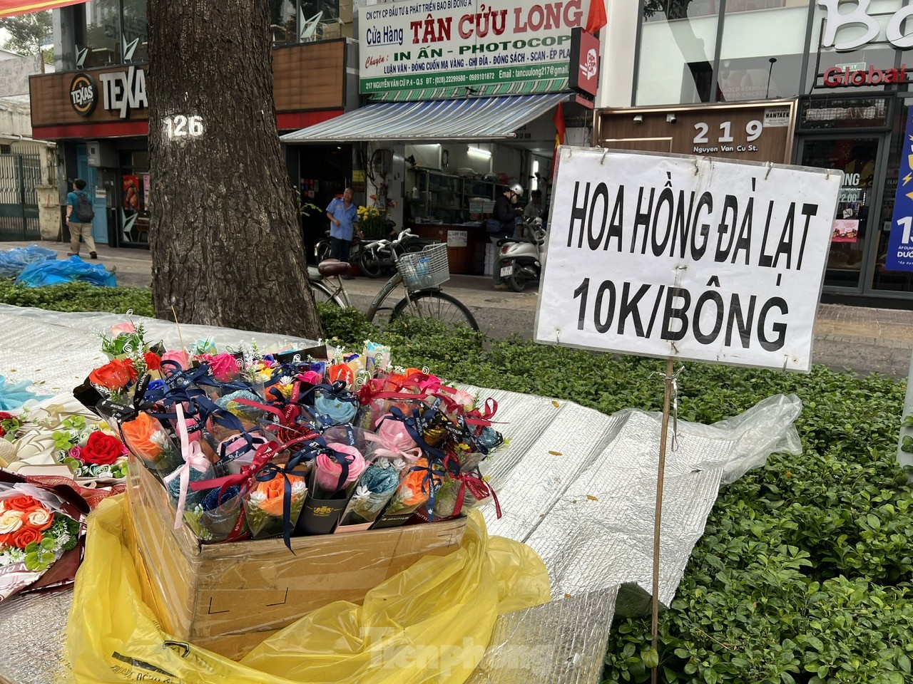 Am Valentinstag erwarten Kunden Blumen und Geschenke zu ermäßigten Preisen. Foto 4
