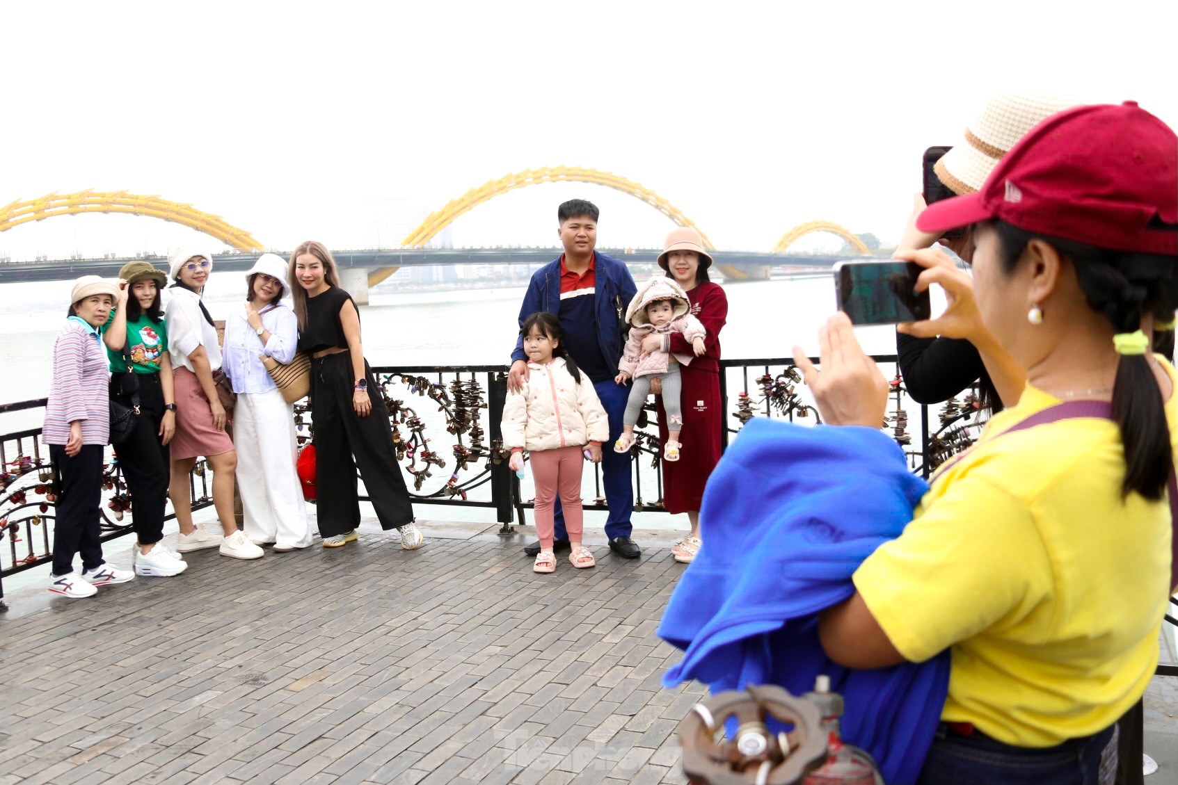 Love locks on a special bridge in Da Nang on Valentine's Day photo 16