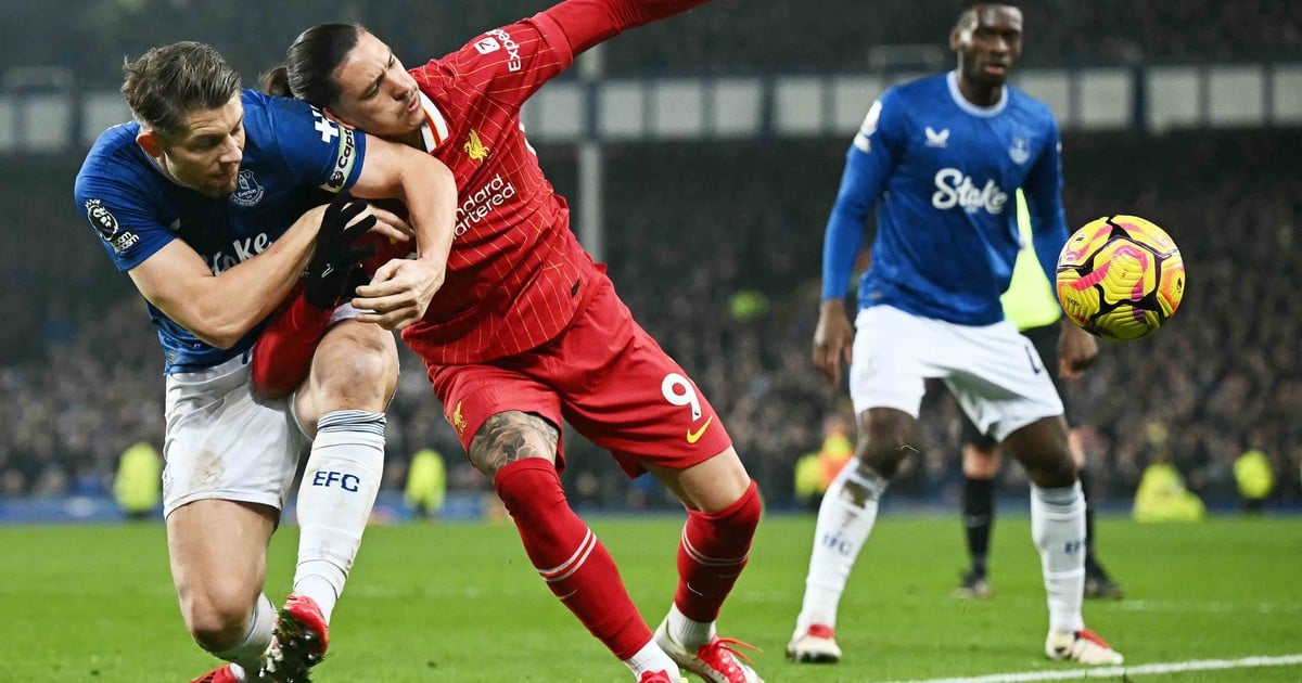 Derby Merseyside đầy kịch tính và đáng nhớ