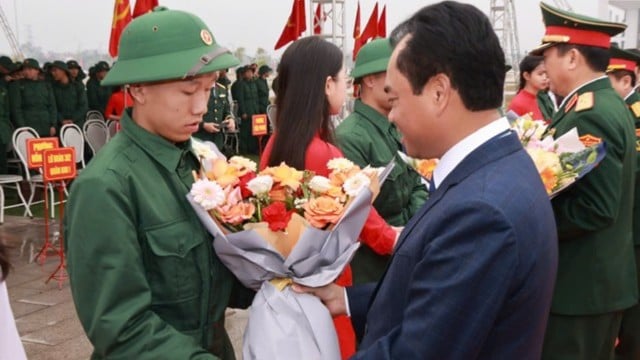 Thai Nguyen new recruits excitedly leave for military service