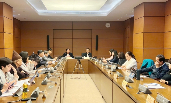 National Assembly deputies of Quang Ninh province analyzed and clarified the issue of decentralization and delegation of power in the draft Law on Government Organization (amended)