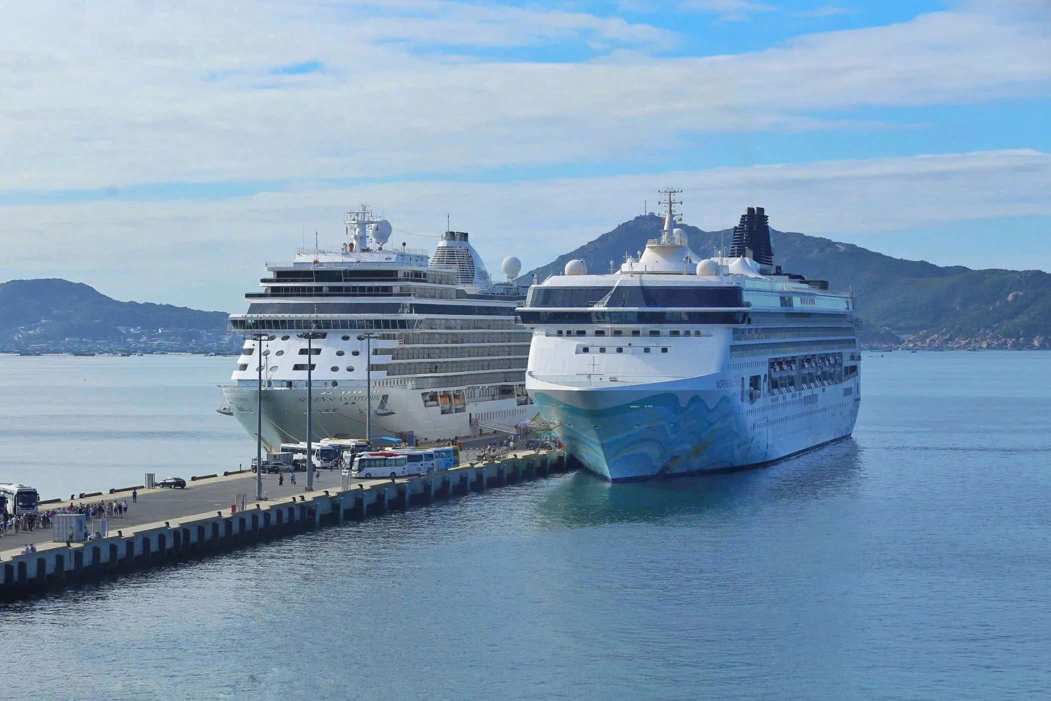 Casi 2.600 turistas internacionales llegaron a Khanh Hoa en barco el día de San Valentín