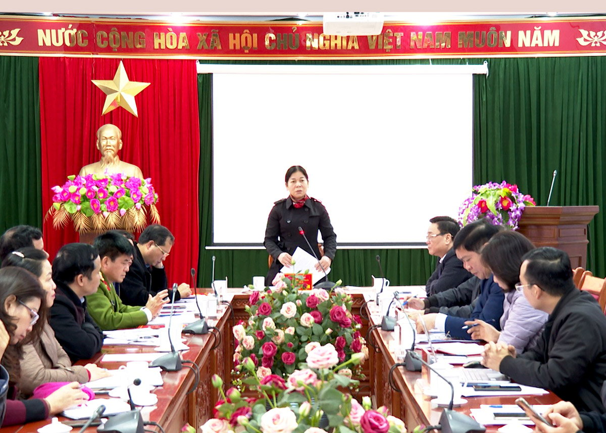 La secretaria del Comité del Partido de la Ciudad, Chung Thi Chien, concluyó la conferencia.  