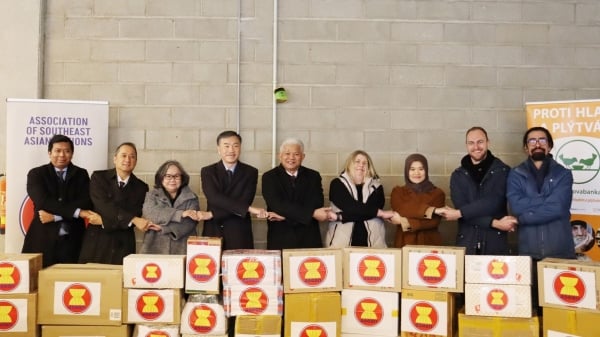 ASEAN Committee in the Czech Republic supports food for Czech people in difficulty