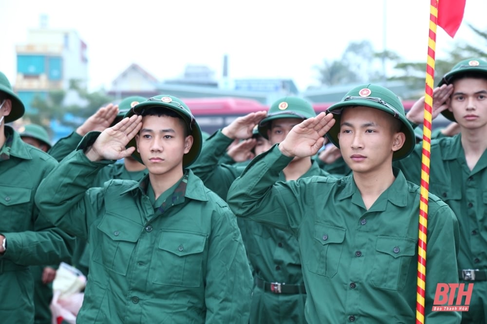 Images impressionnantes du jour de l'enrôlement militaire