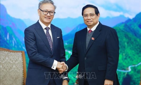 Premierminister Pham Minh Chinh empfängt laotischen Außenminister