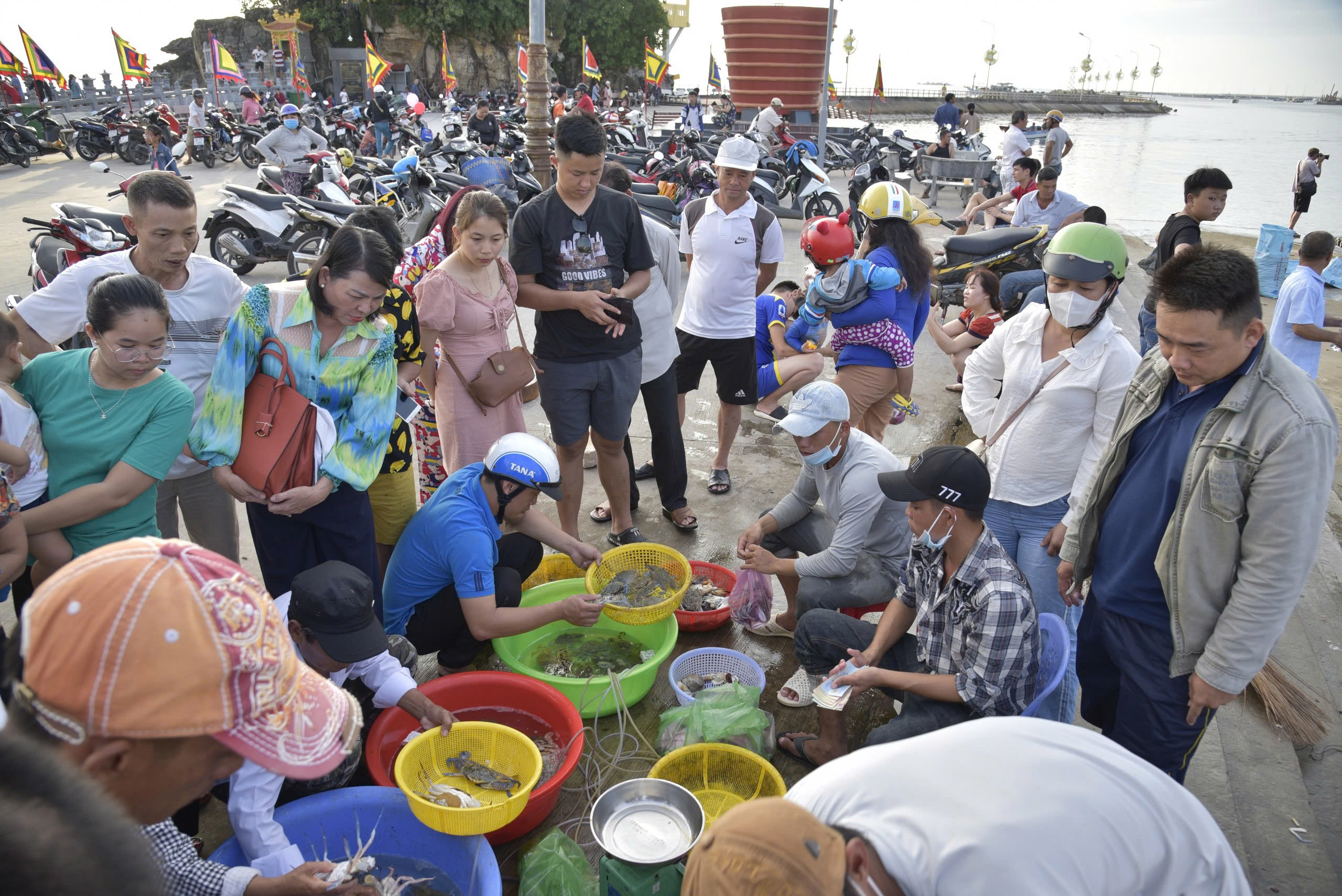 ยามเช้าที่หมู่บ้านชาวประมงใจกลางเมืองฟูก๊วก - ภาพที่ 7